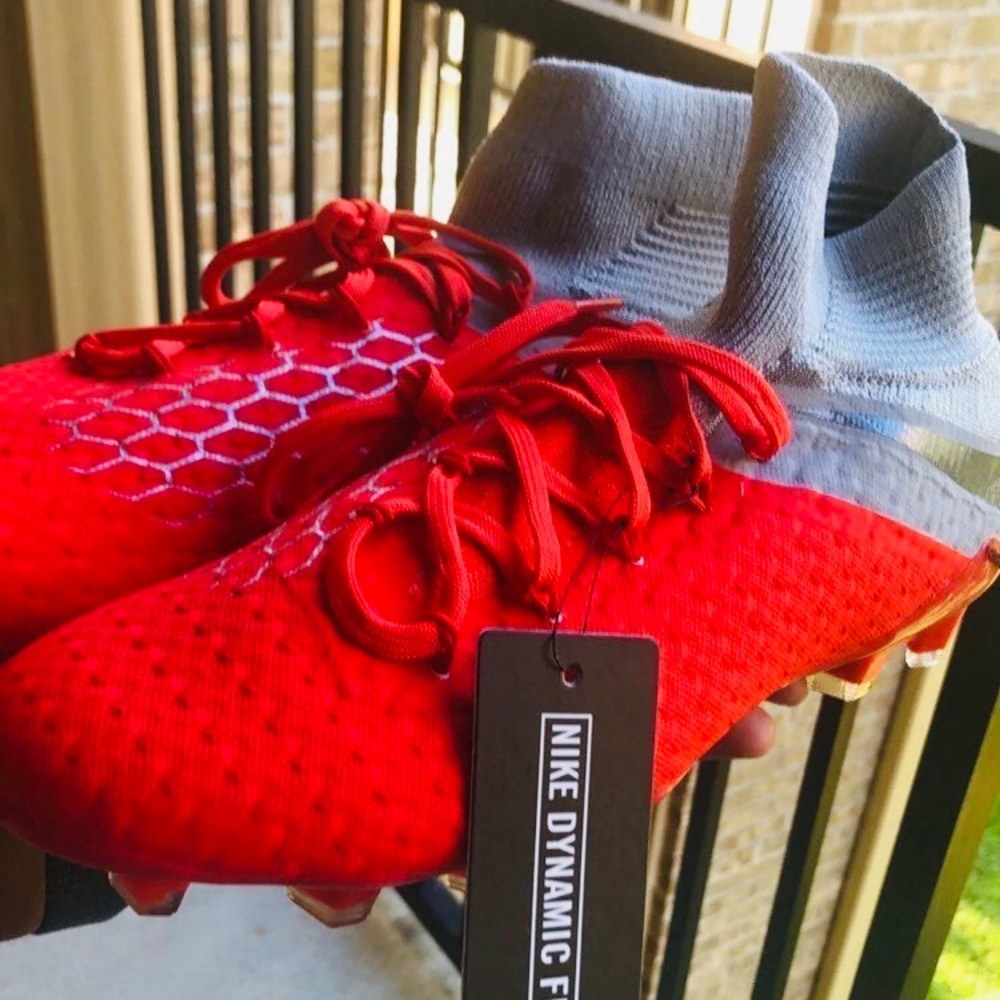 Nike Hypervenom Phantom Red Men’s Size 9.5 soccer